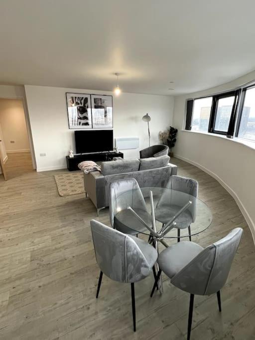 Luxurious City View Apartment In Salford Μάντσεστερ Εξωτερικό φωτογραφία
