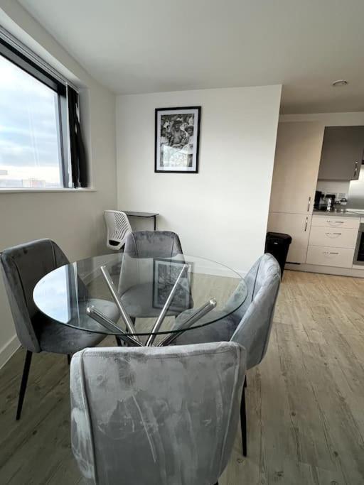 Luxurious City View Apartment In Salford Μάντσεστερ Εξωτερικό φωτογραφία